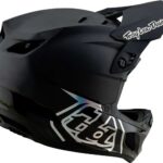 TroyLee_139437012-_D4-Carbon_Fullface_Helm-22_800x800_2x_2e801f0c-37df-40b3-80eb-8cc9d3a4189d